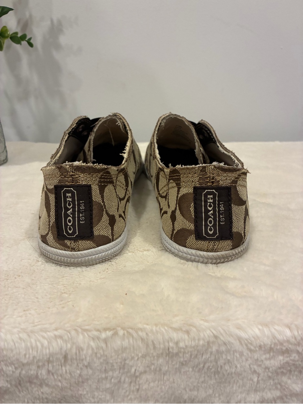 Coach Katie Tan/Brown Signature Slip-On Sneakers size 8 - Picture 4 of 8